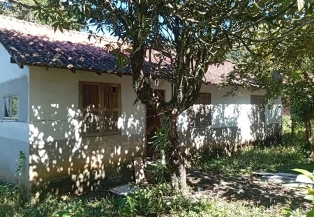 Casa na vila do Espraiado em Passa Vinte MG